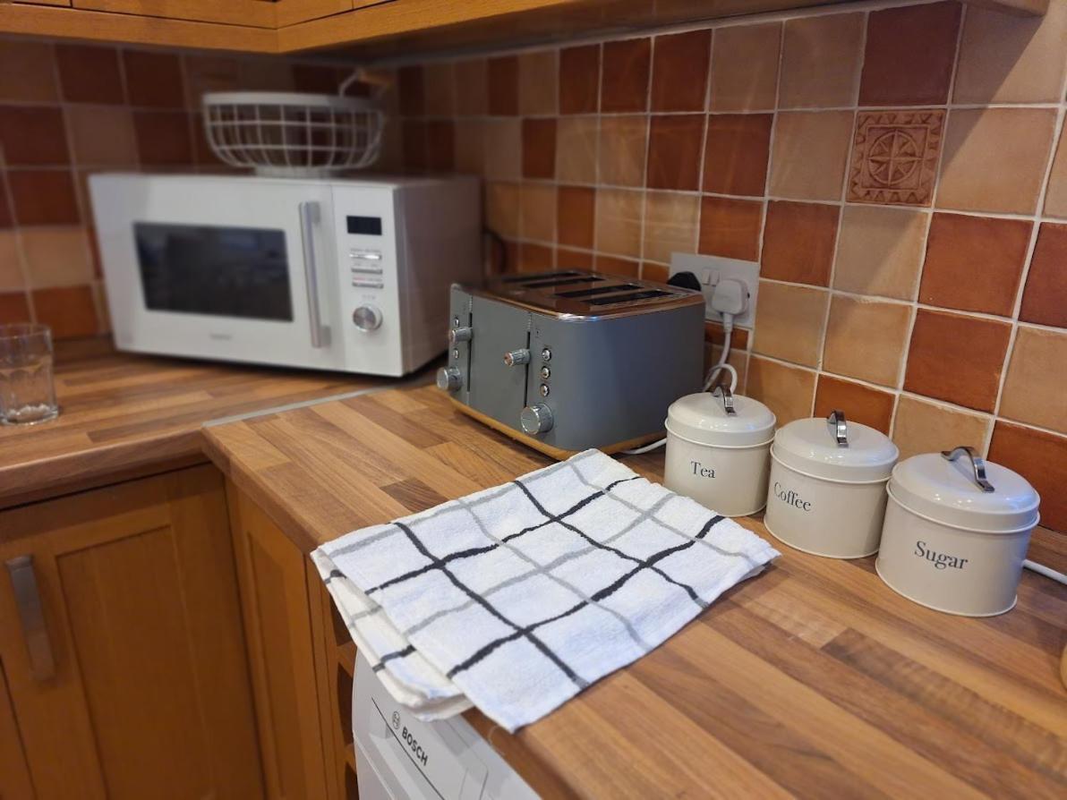 Uplands Grove Bungalow Hotel Wolverhampton Kültér fotó