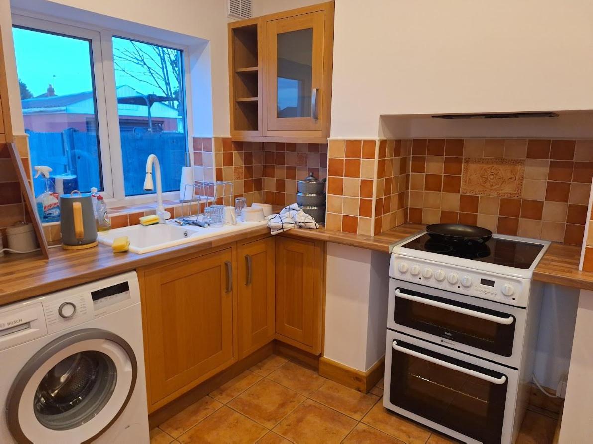 Uplands Grove Bungalow Hotel Wolverhampton Kültér fotó