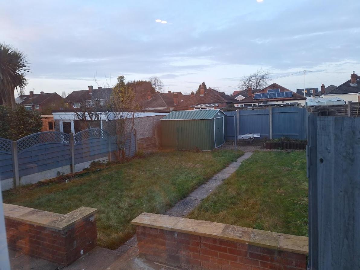 Uplands Grove Bungalow Hotel Wolverhampton Kültér fotó